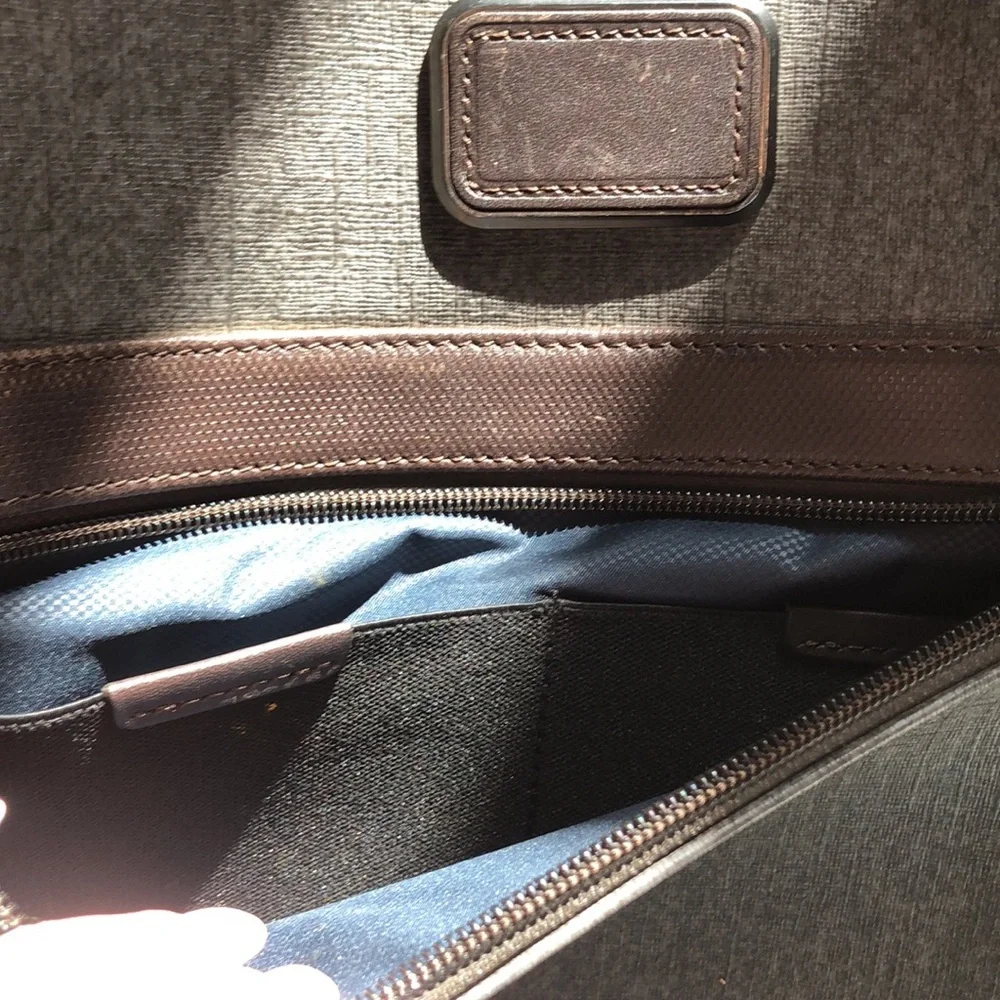 TUMI slim deluxe leather handle grey nylon body unisex so many pockets 12x16